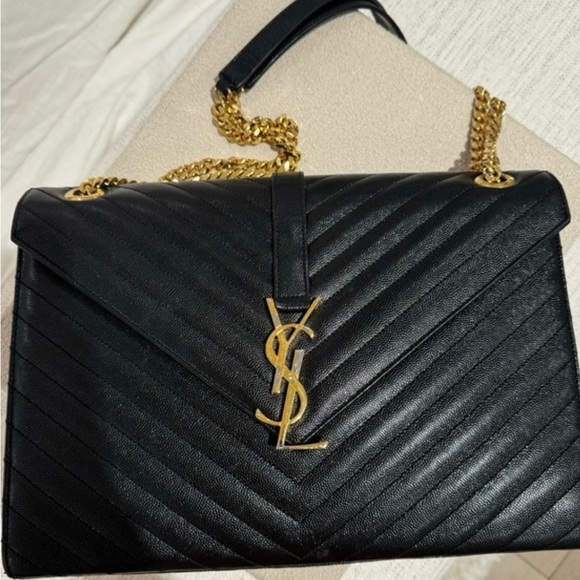 MUST HAVE YSL GORGEOUS HANDBAG! - Picture 5 of 9